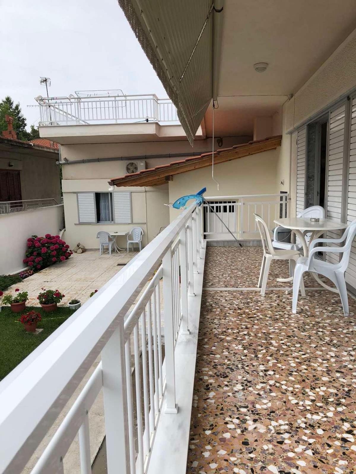Anna'S House Apartment Vrasná Екстериор снимка